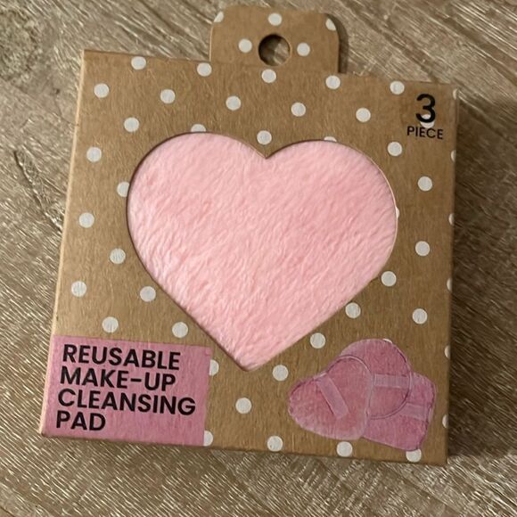 REUSABLE SET OF SIX  MAKE-UP CLEANSING PADS - Picture 2 of 3